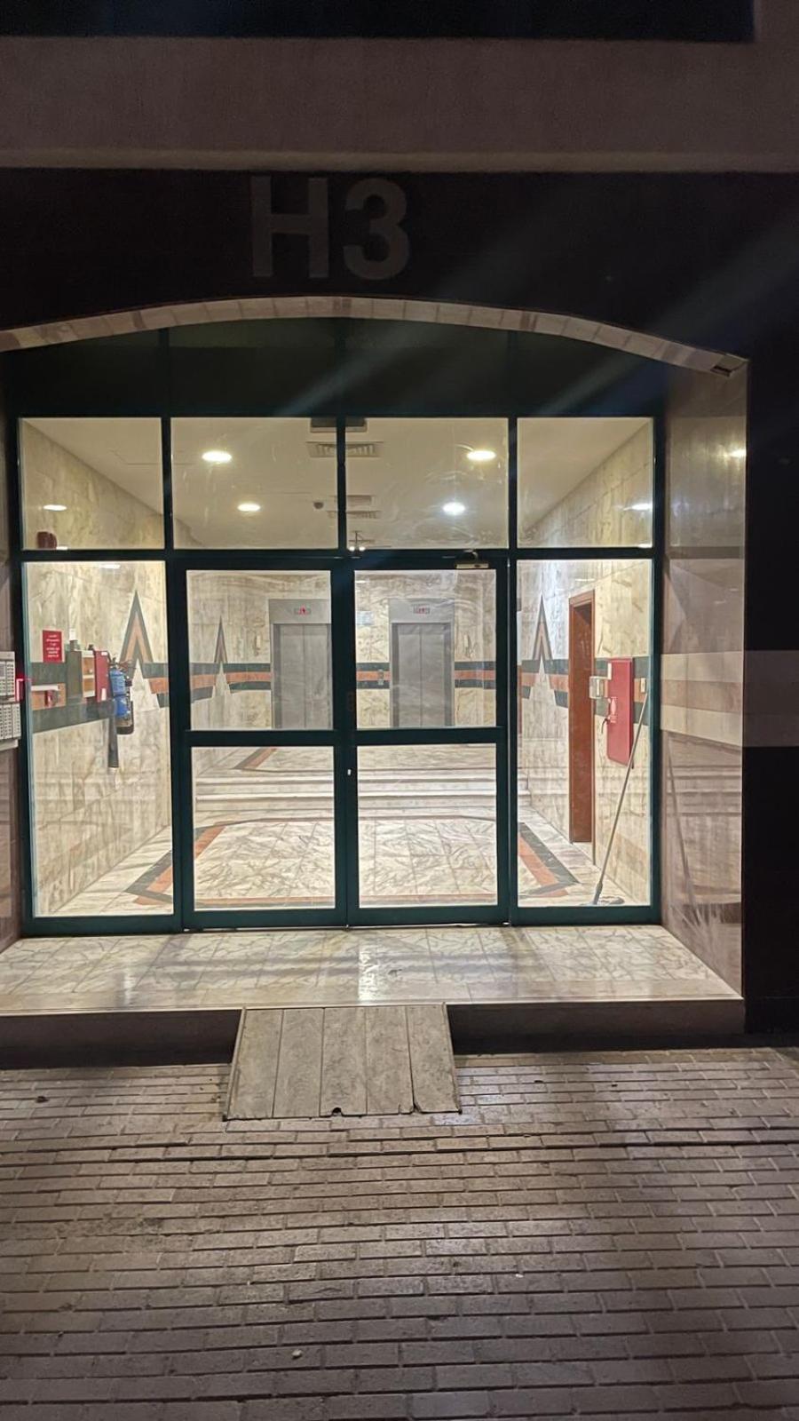 Royal House Capsule Hotel Dubai Buitenkant foto